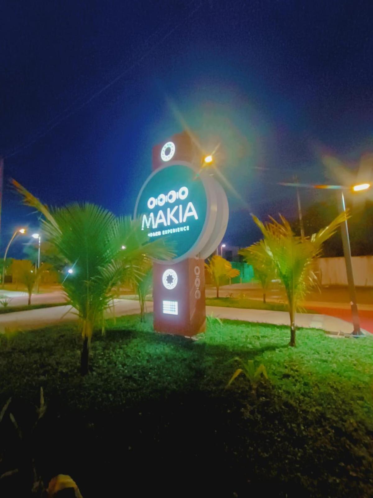 Flat Makia Em Muro Alto, *